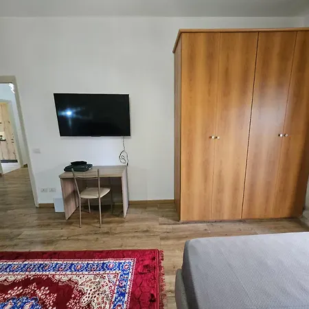 Simone House روما
