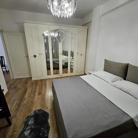 Simone House روما